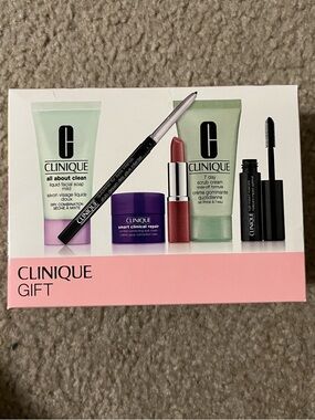 Clinique Travel Kit!